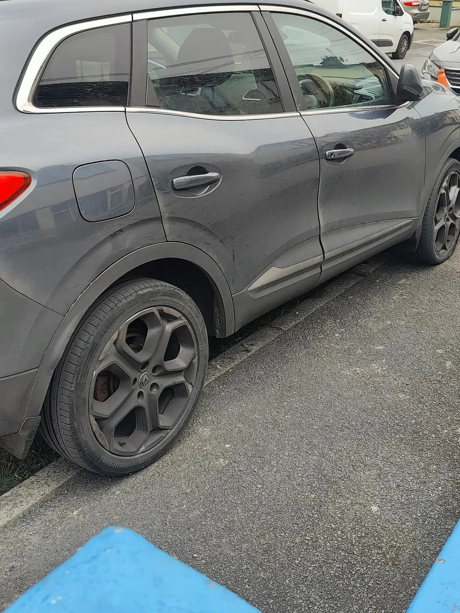 Car - Image 4