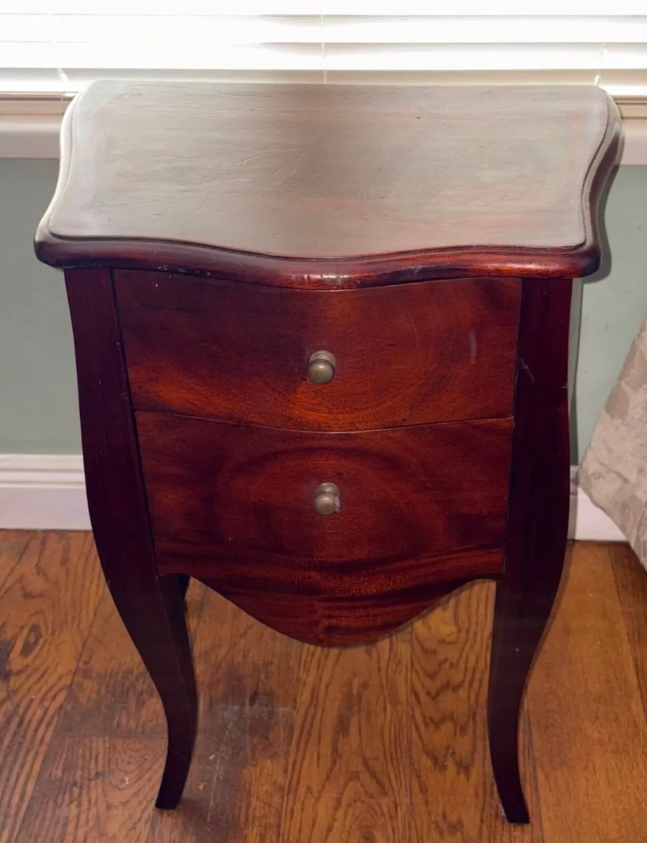 Mahogany side table - Image 2