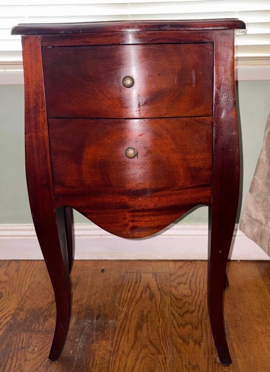 Mahogany side table - Image 1