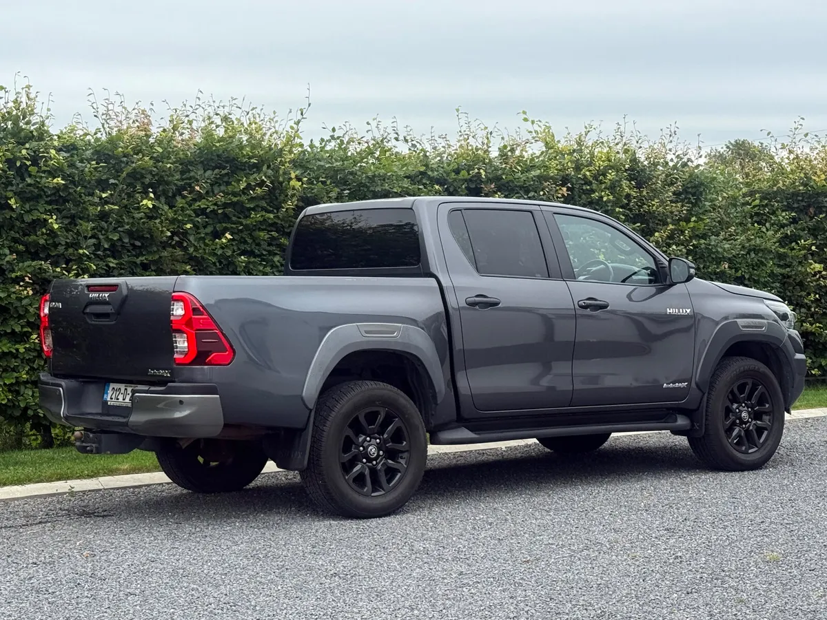 2021 Toyota Hilux Invincible X 2.8 Auto 5 Seat N1 - Image 3