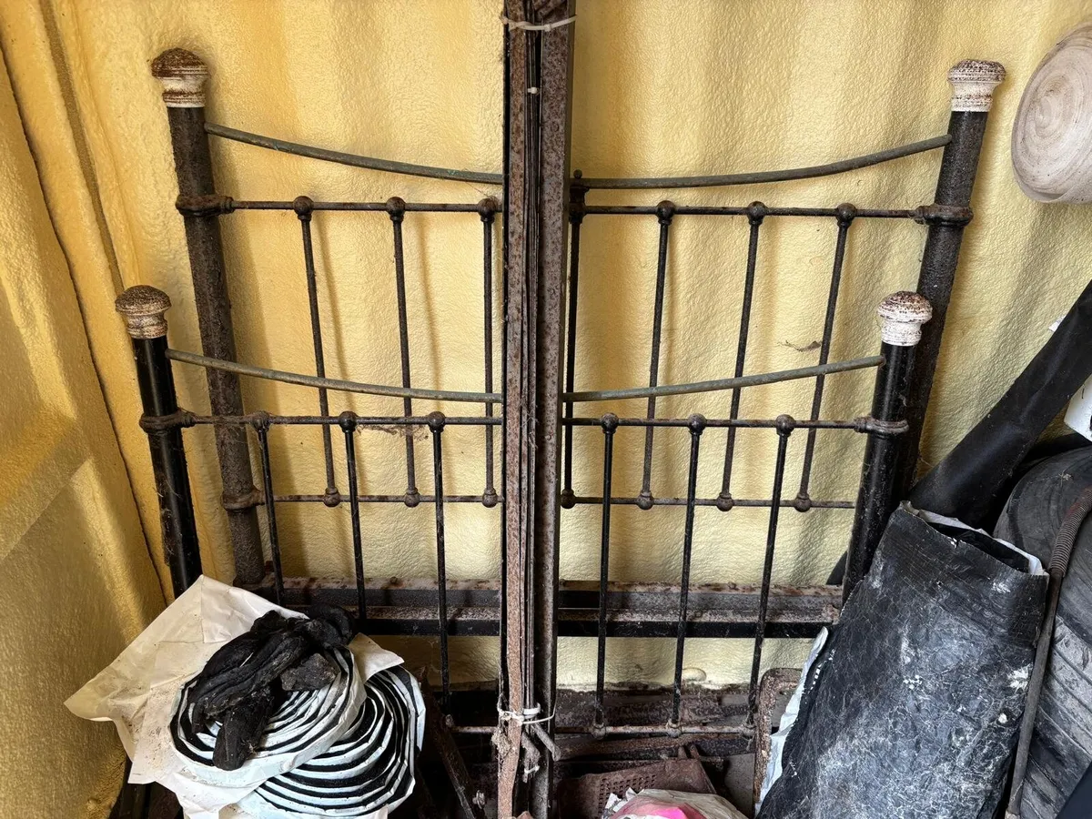 Old Time Bed