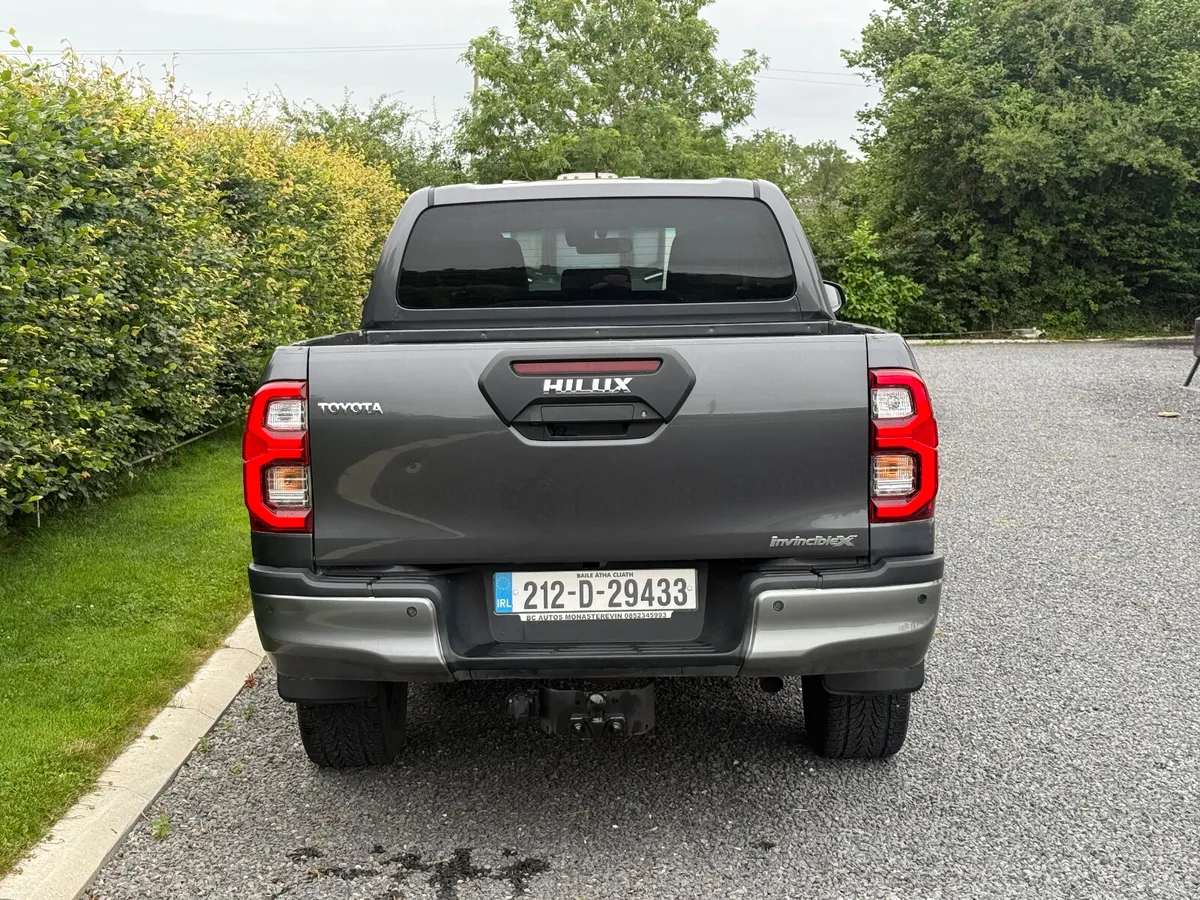 2021 Toyota Hilux Invincible X 2.8 Auto 5 Seat N1 - Image 4