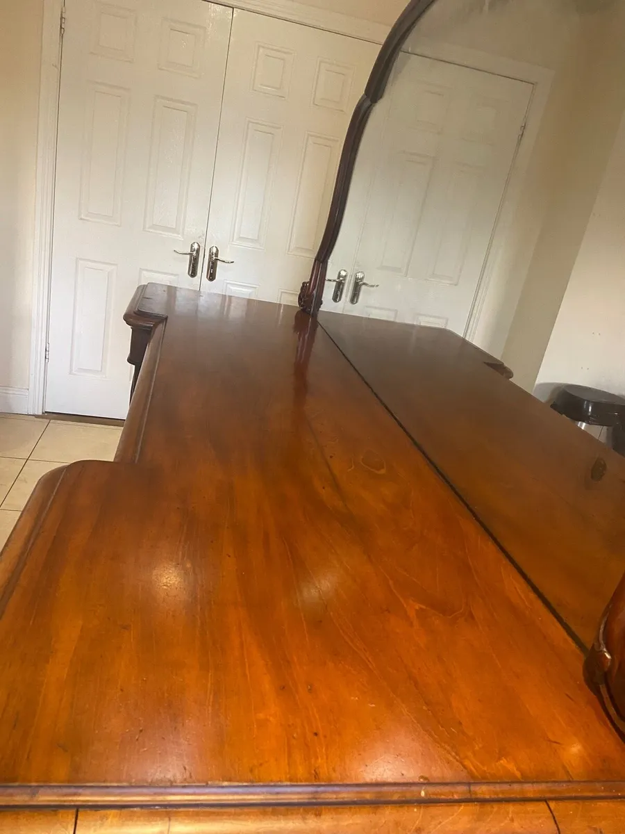 Victorian Mahogany & Cedar Wood sideboard - Image 2