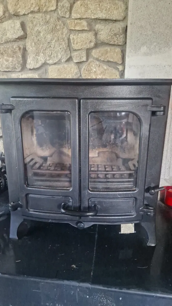 Charnwood Island II 8kw stove - Image 1
