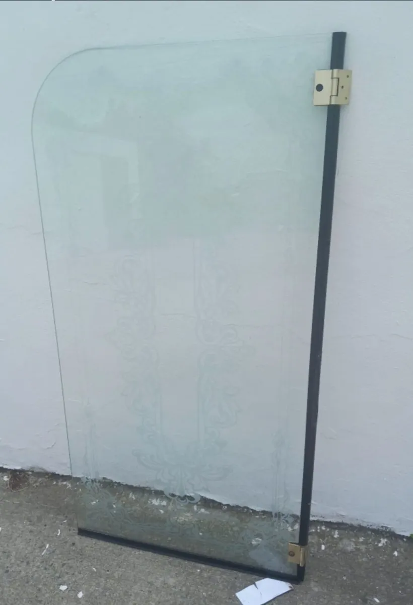 Bath and shower screen - Image 2