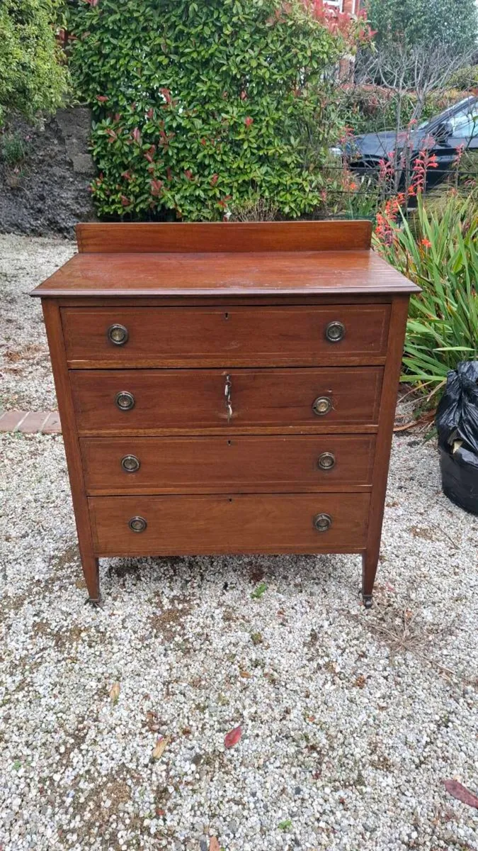 Chest of drawers - Image 1