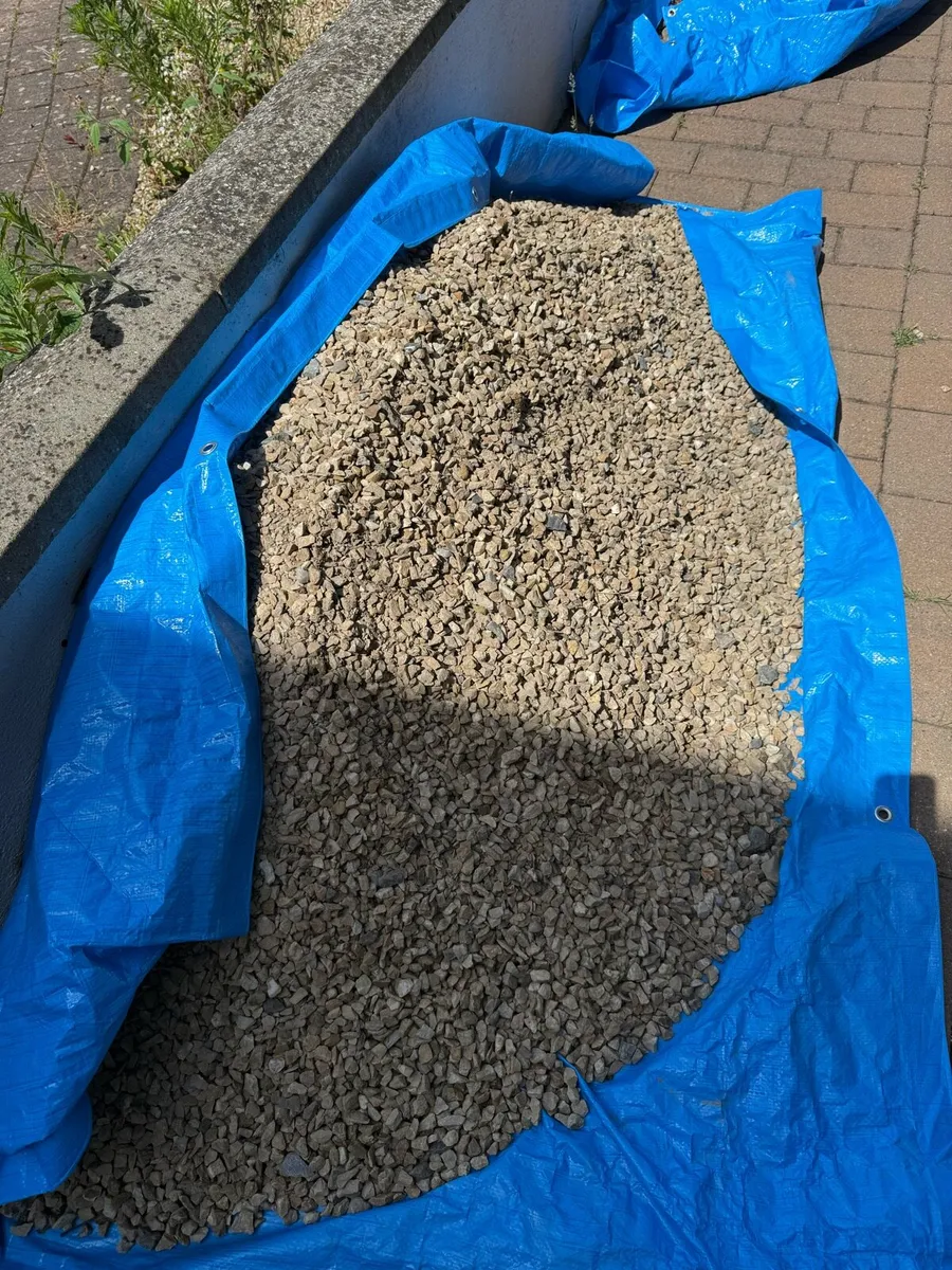 Used driveway gravel - Image 1
