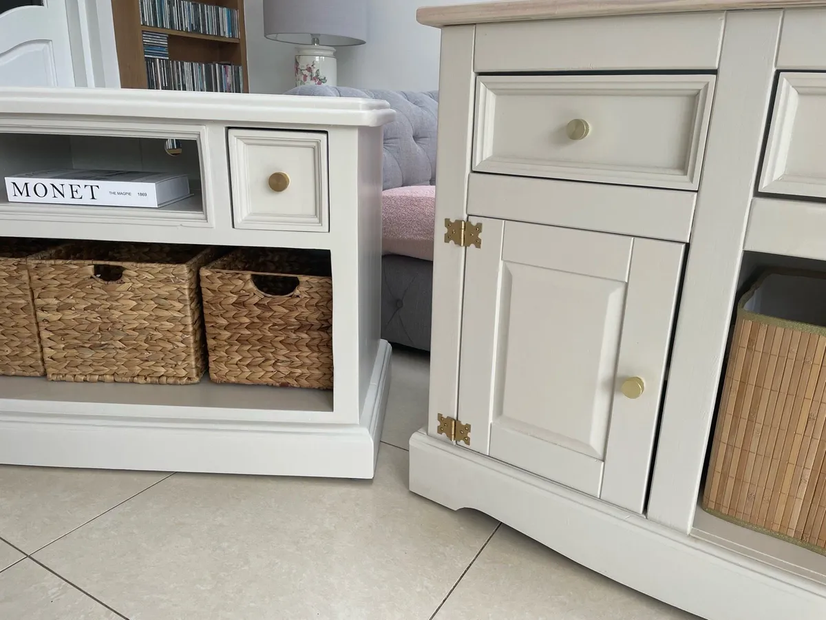 Two piece living room set - Image 2