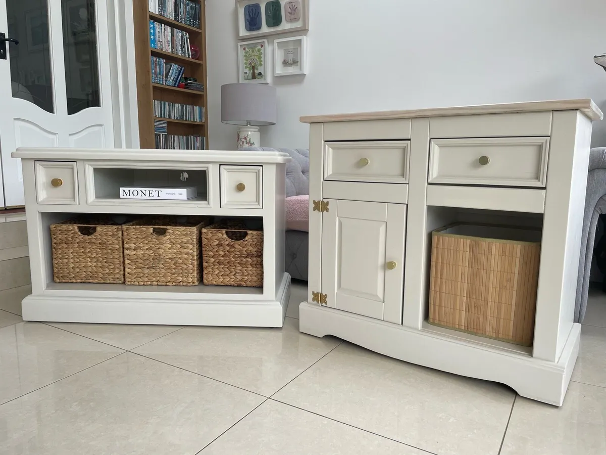 Two piece living room set - Image 3