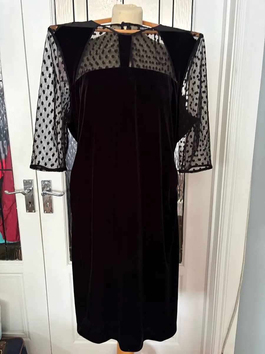 Ladies dress - Image 1