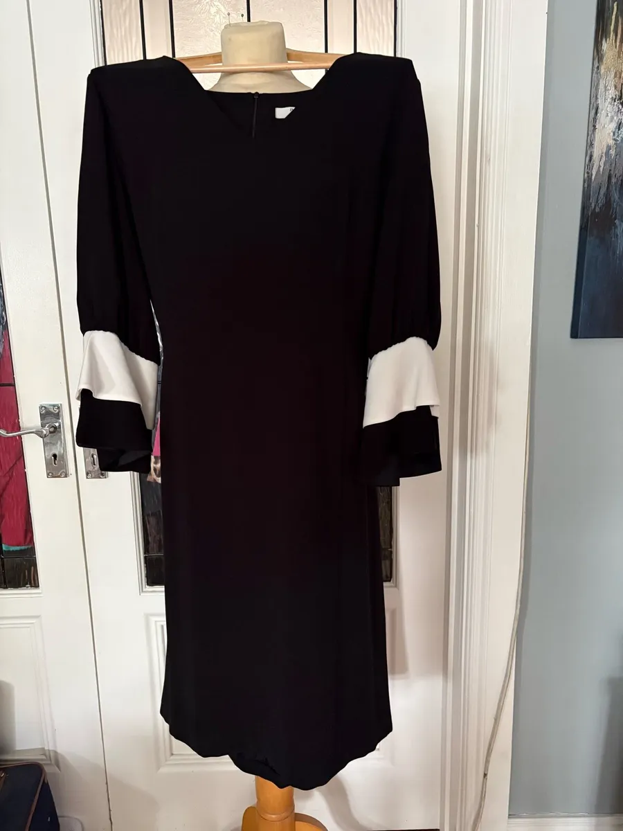 Ladies dress - Image 1
