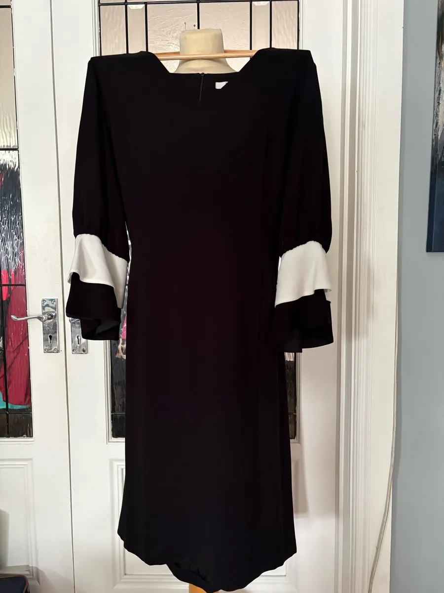 Ladies dress - Image 2