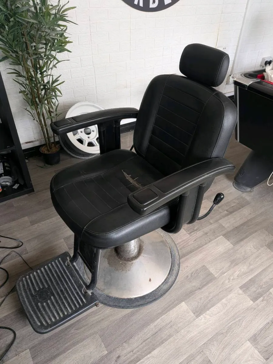 Barber chair