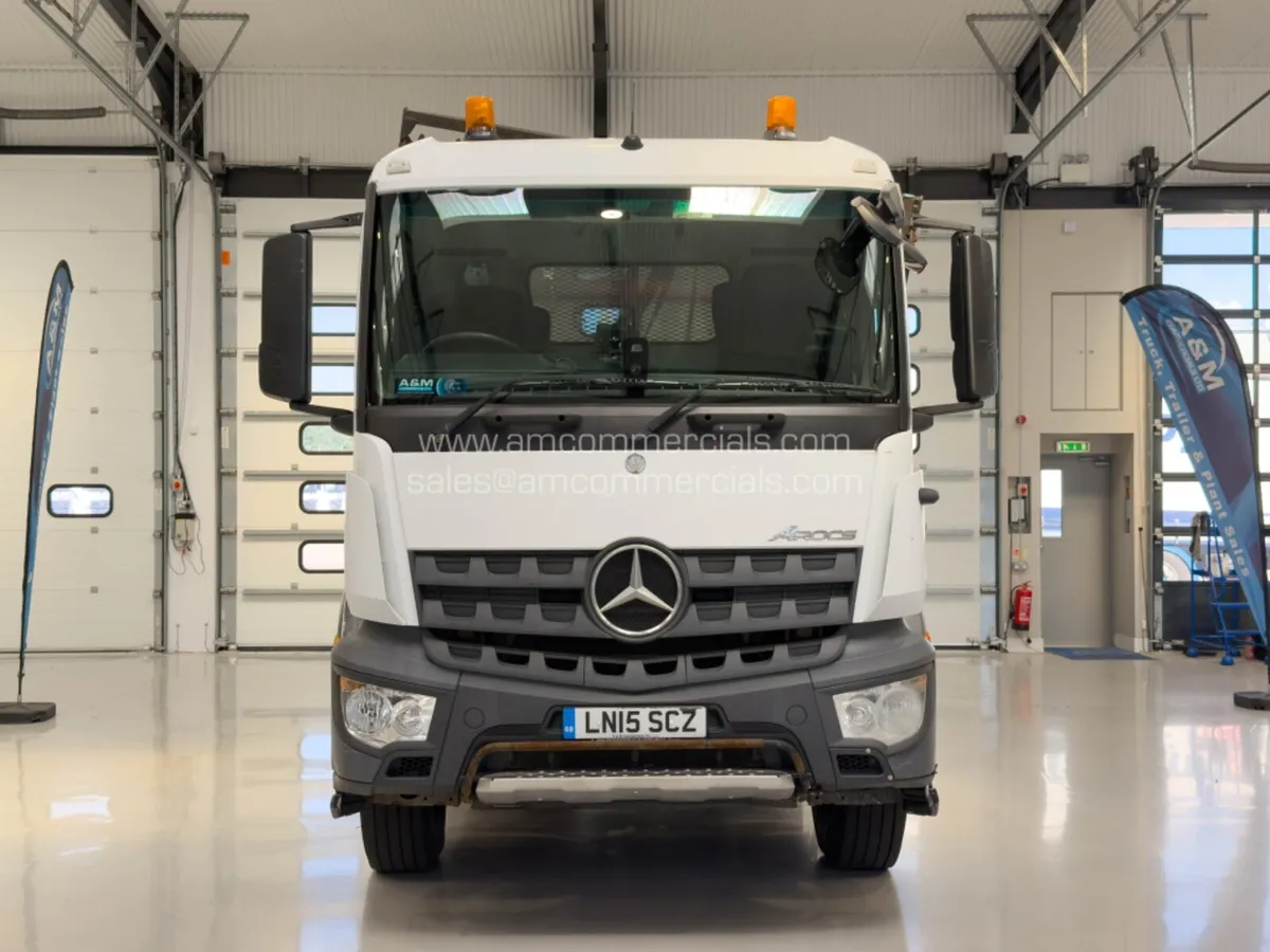 2015 MERCEDES-BENZ AROCS 1824 SKIP LOADER - Image 2