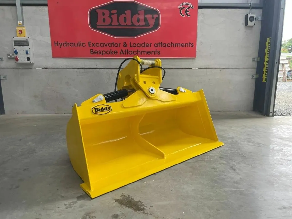 Biddy- Tilt Buckets - Image 1