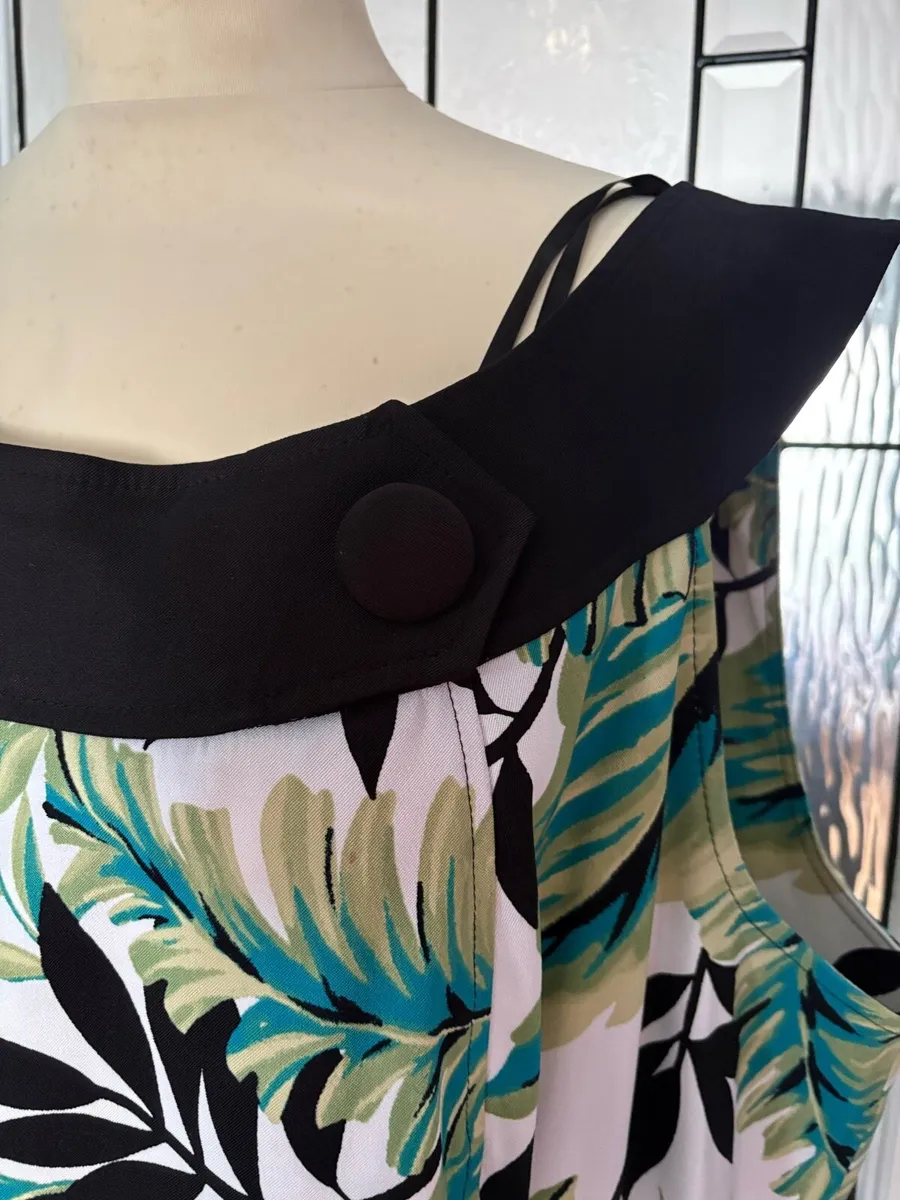 Ladies dress - Image 3