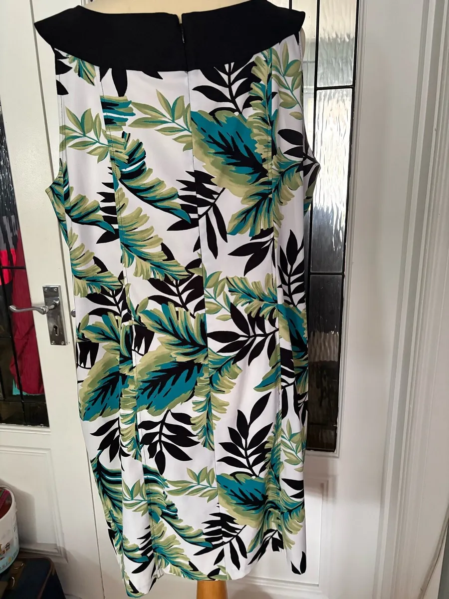 Ladies dress - Image 4