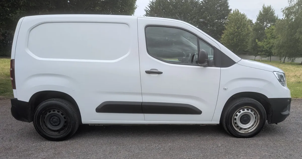 Opel Combo 2023 NEW DOE & TAX 03/27 - Image 4
