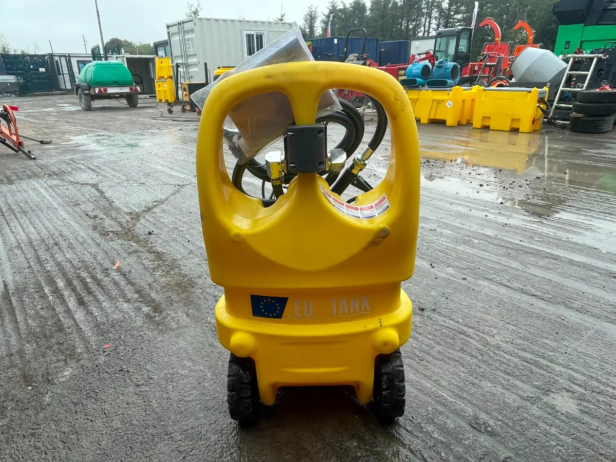 Emilcaddy 55 Portable Plastic Diesel Fuel Tank - Image 4