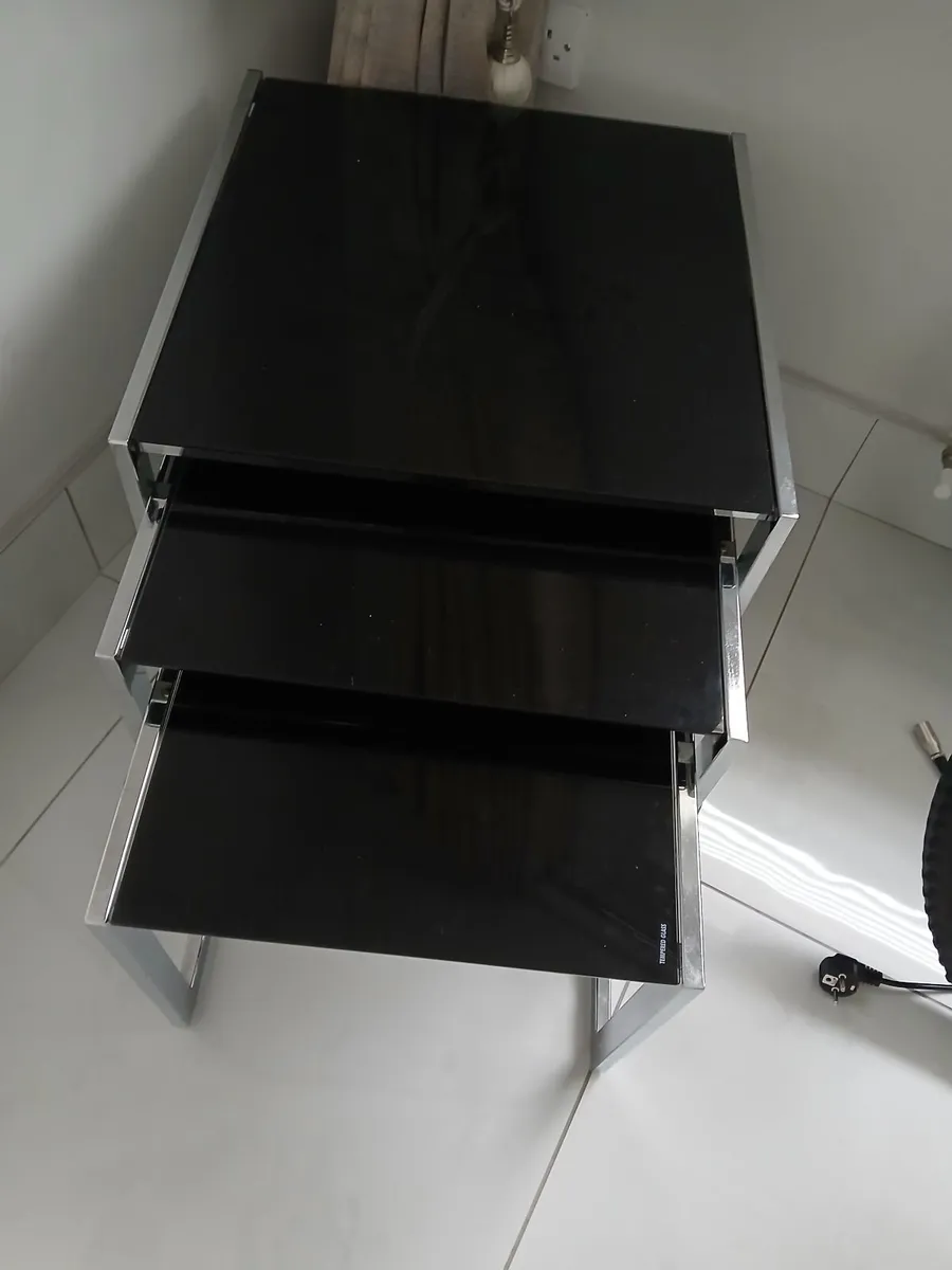 Tables - Image 4