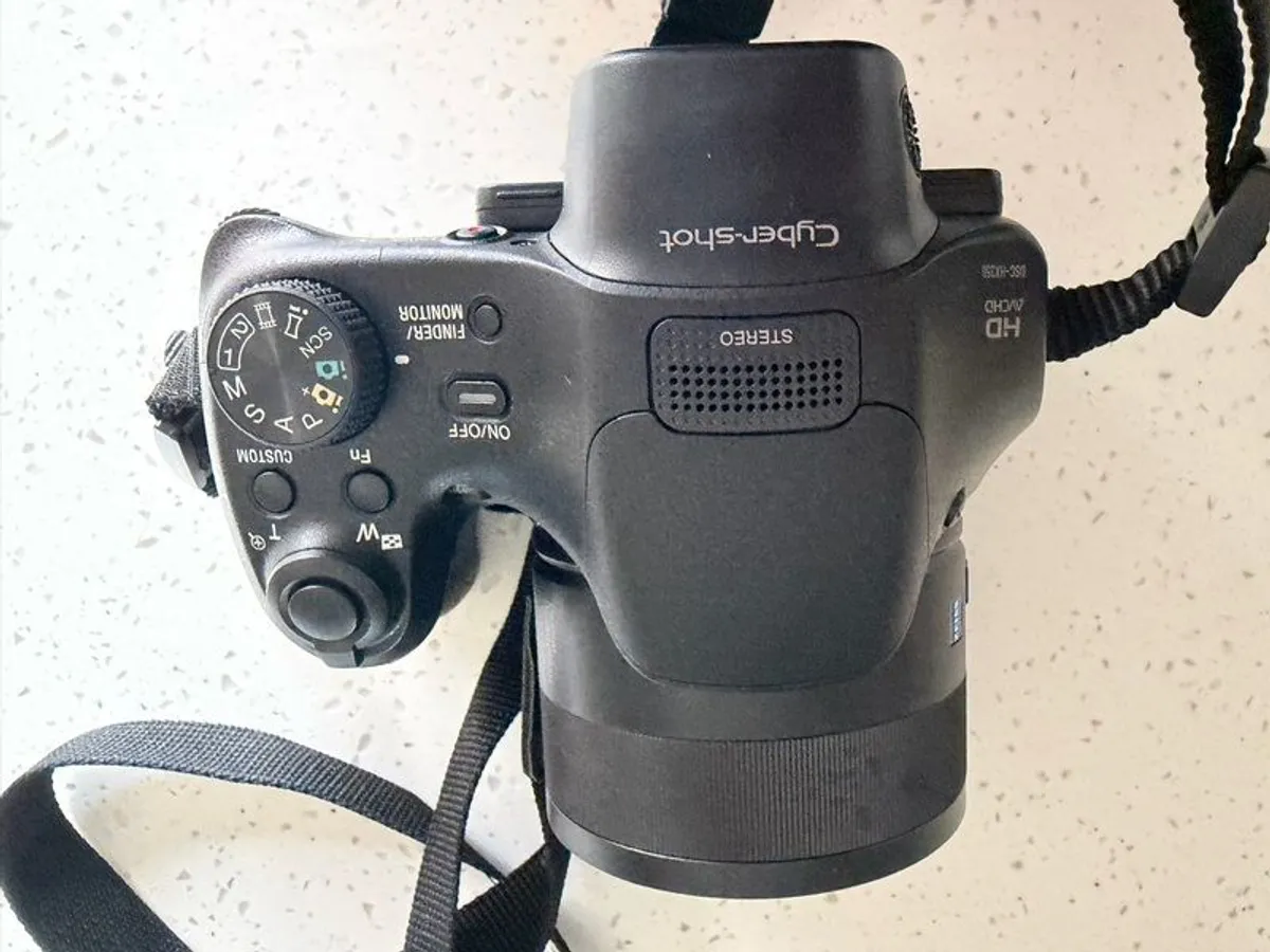 Sony Cyber-shot DSC-HX350 20.4MP 50x Zoom Camera + Battery & Case - Image 3
