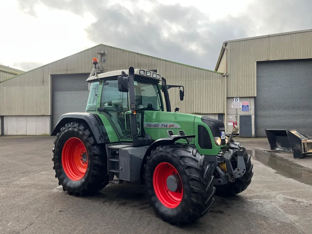Fendt 714 - Image 1