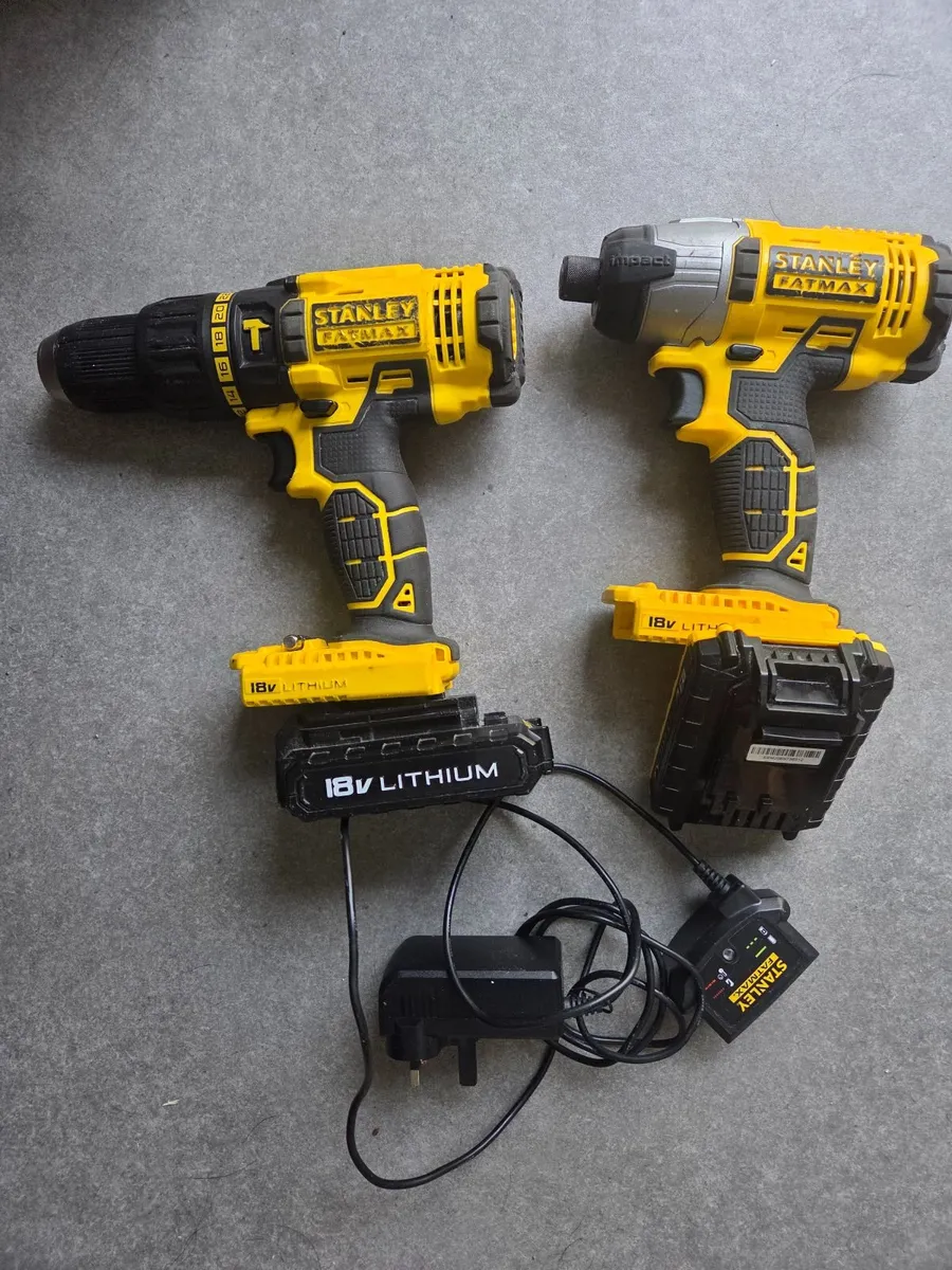 Drill and impact driver set