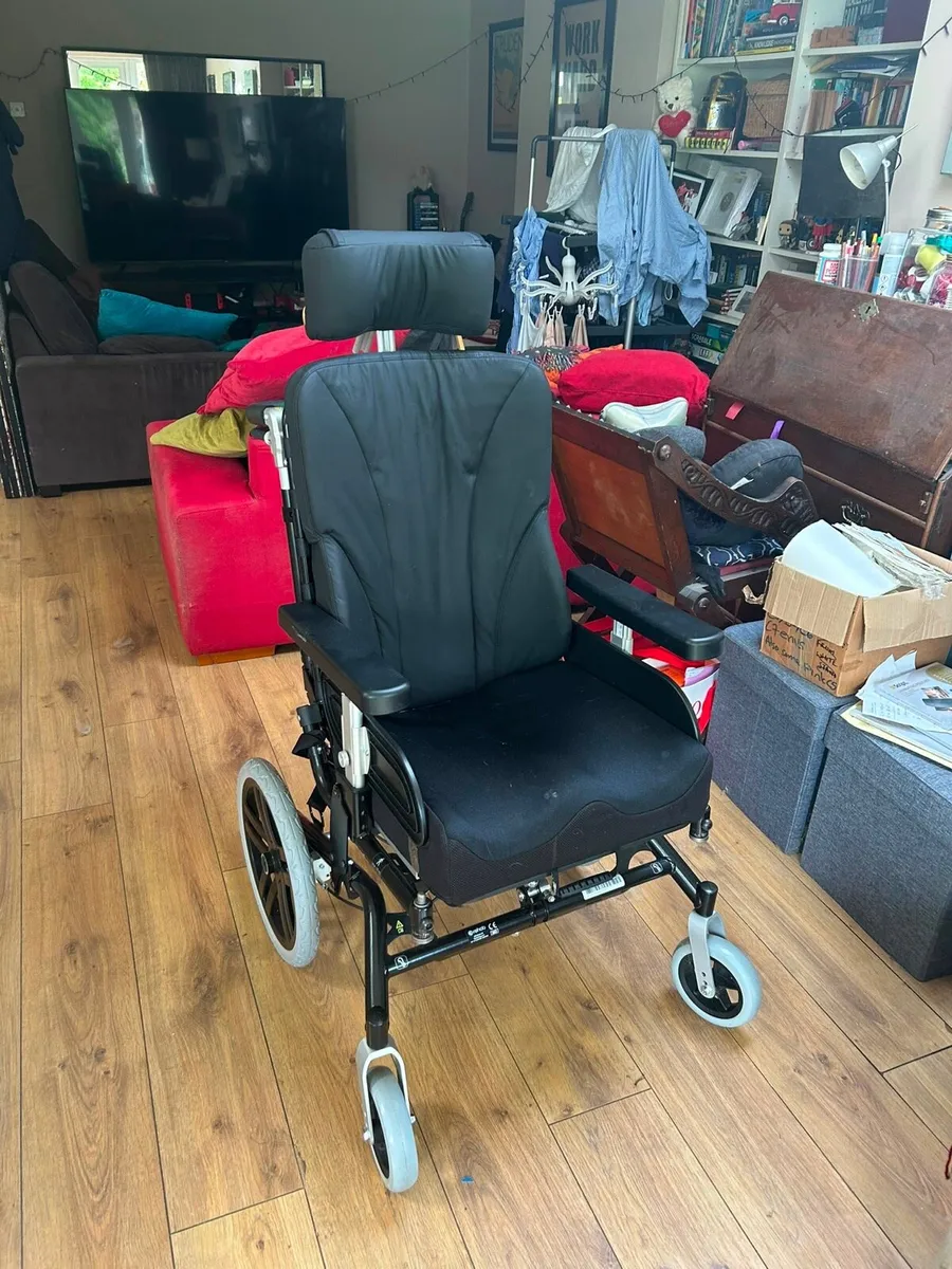 Tilt in space wheelchair - barely used - Image 3