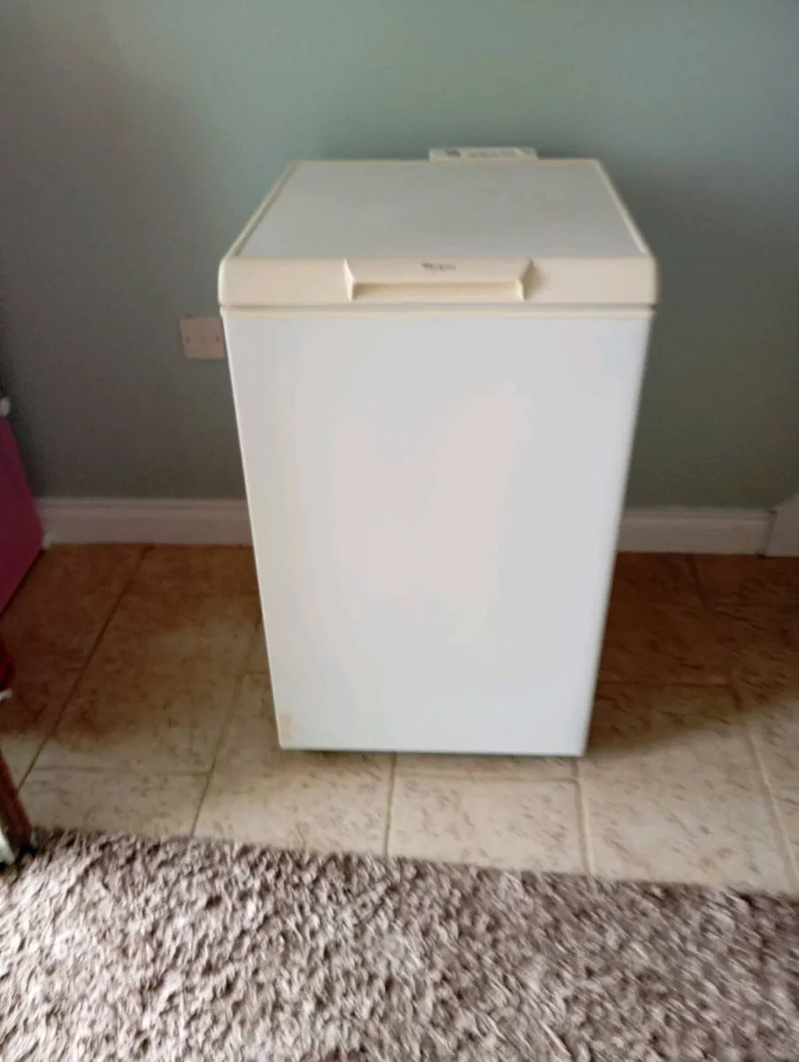 Whirlpool chest freezer - Image 1