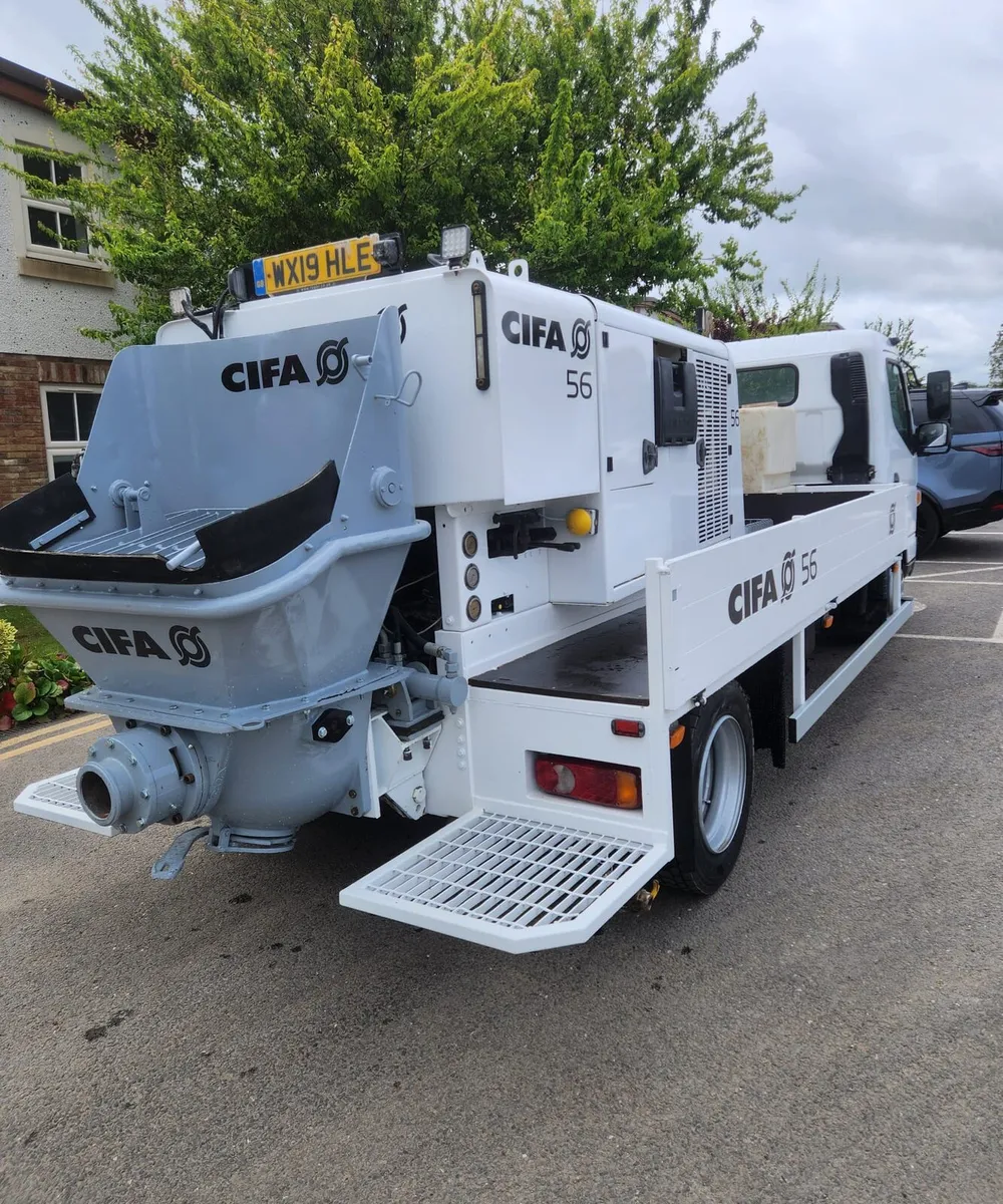 Concrete pump. Cifa. Concrete. Mitsubishi fuso - Image 1