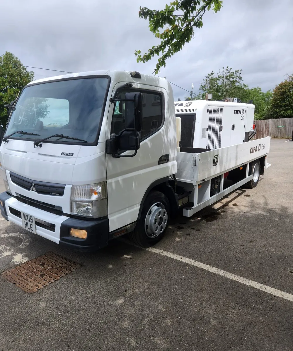 Concrete pump. Cifa. Concrete. Mitsubishi fuso - Image 3