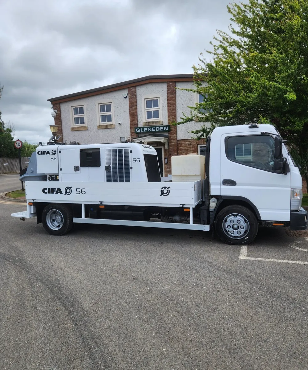 Concrete pump. Cifa. Concrete. Mitsubishi fuso - Image 4