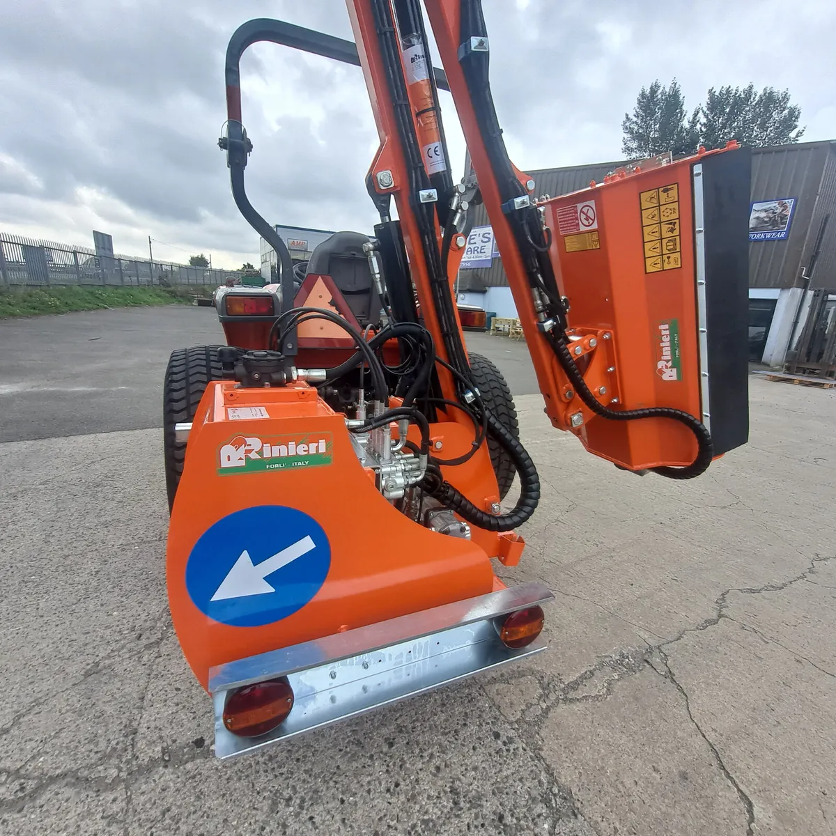 Rinieri BRV 450 flail hedge trimmer - Image 2