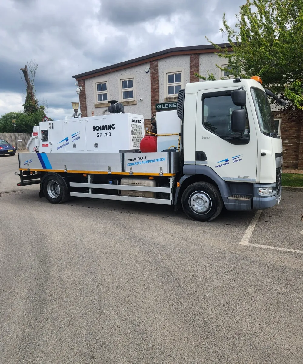 Schwing. Concrete pump. Concrete. Daf truck - Image 2