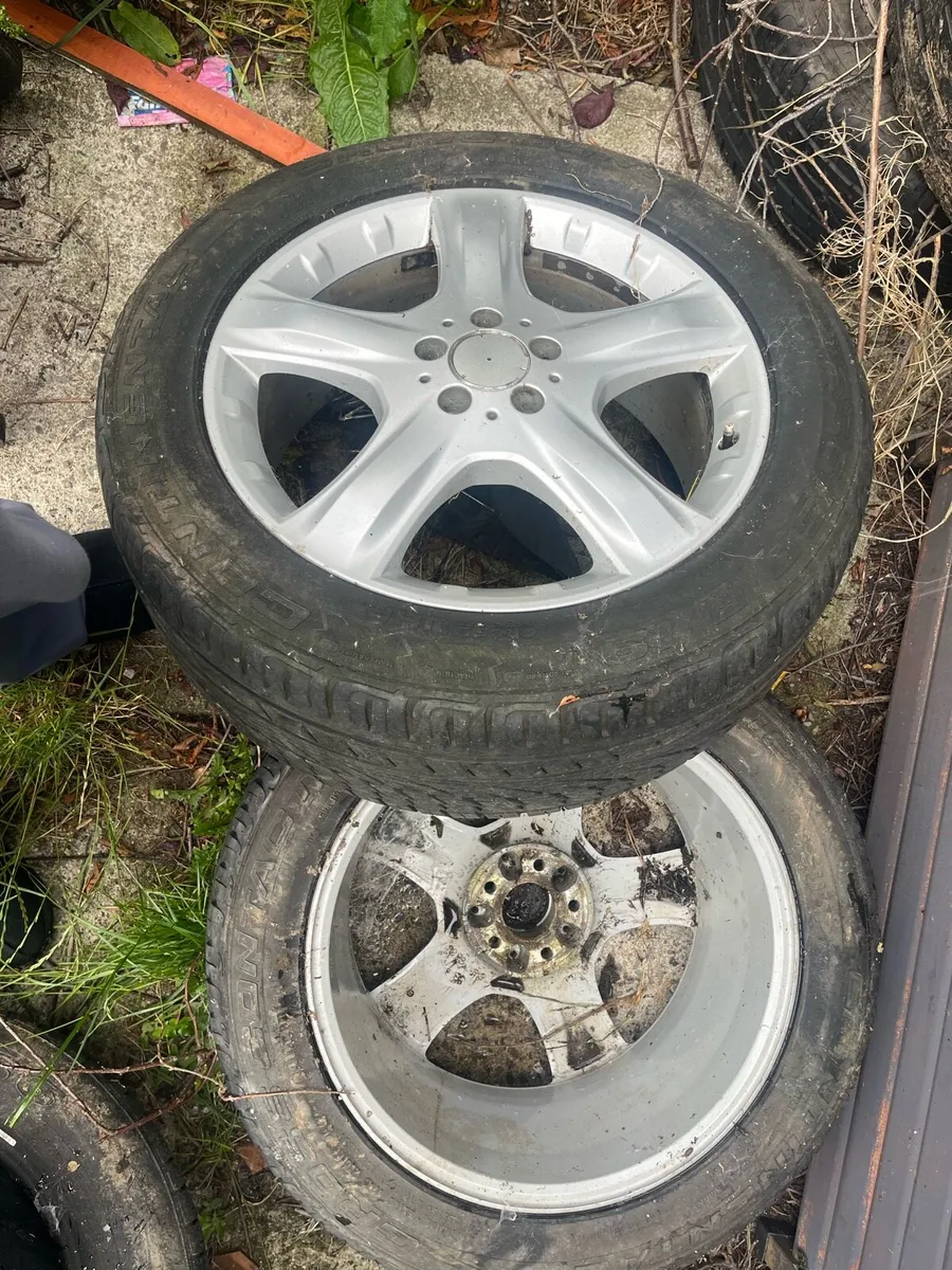 Mercedes alloys/tyresx4 and 2 tyres - Image 1