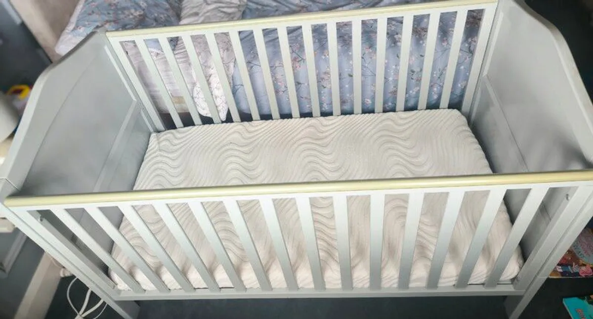 Cot/Toddler Bed - Image 3
