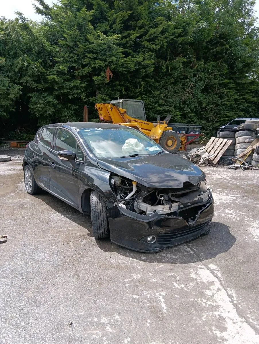 Breaking Renault Clio 2015 petrol - Image 1