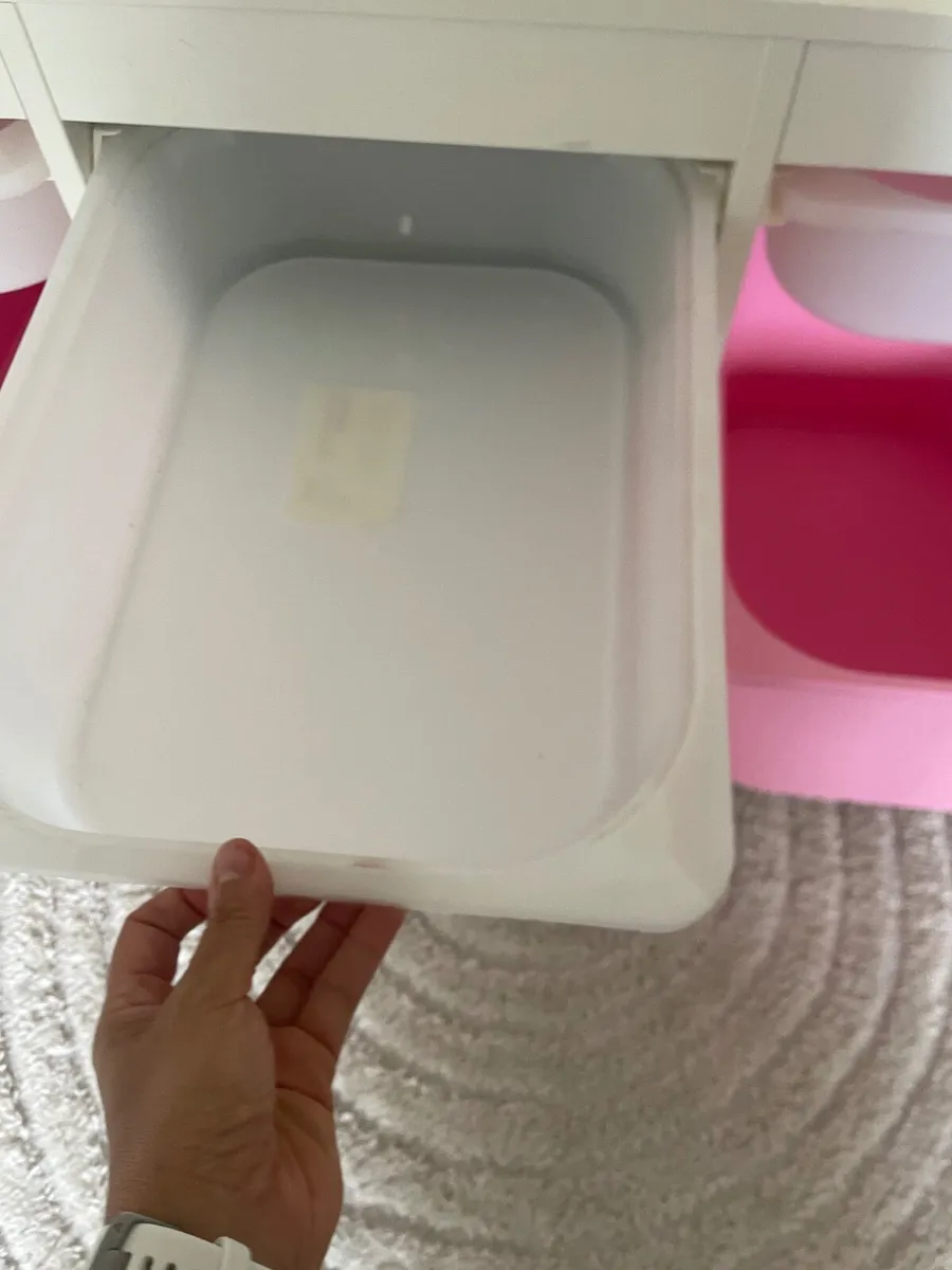 IKEA Toy Storage Unit with 6 Storage Bins - Image 2