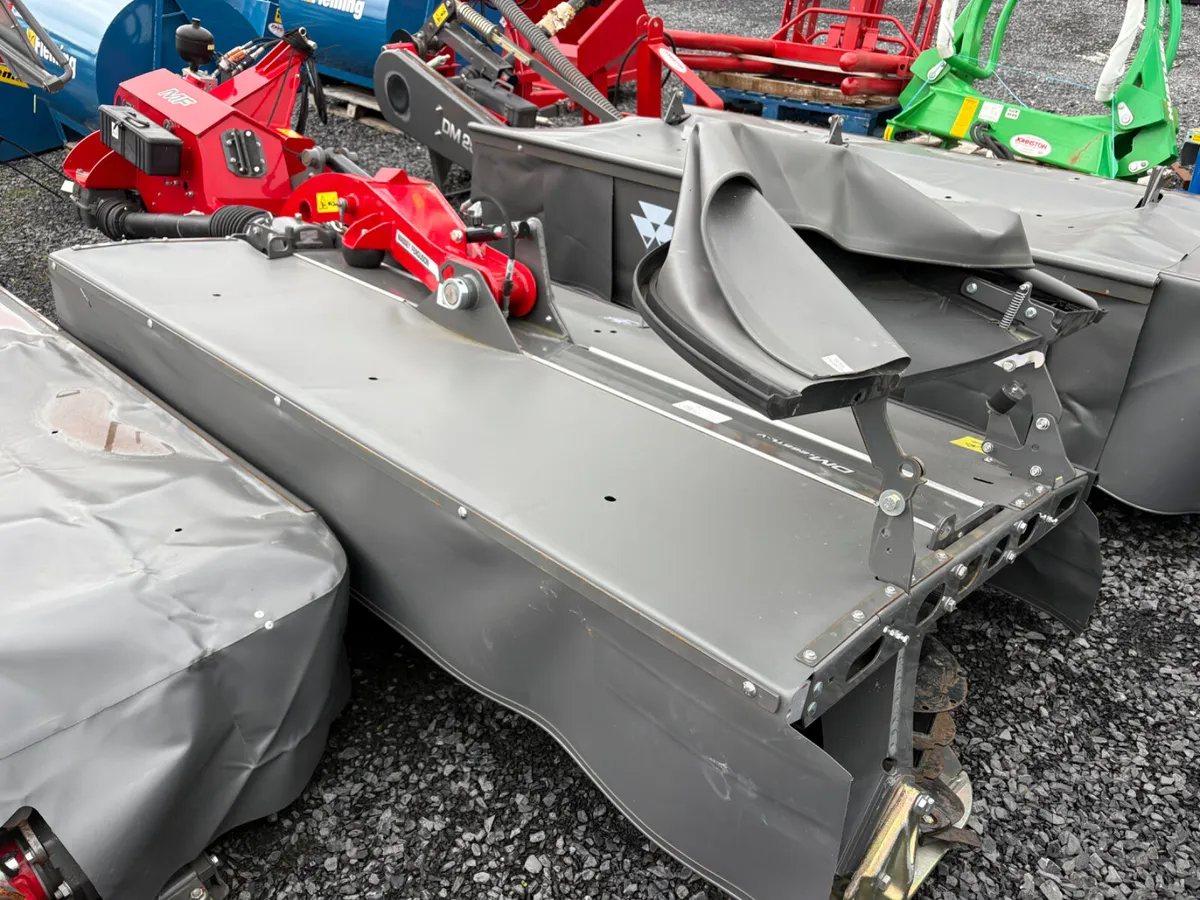New MF 8ft Centre Pivot Disc Mower - Image 4