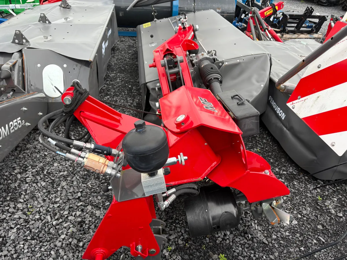 New MF 8ft Centre Pivot Disc Mower - Image 1