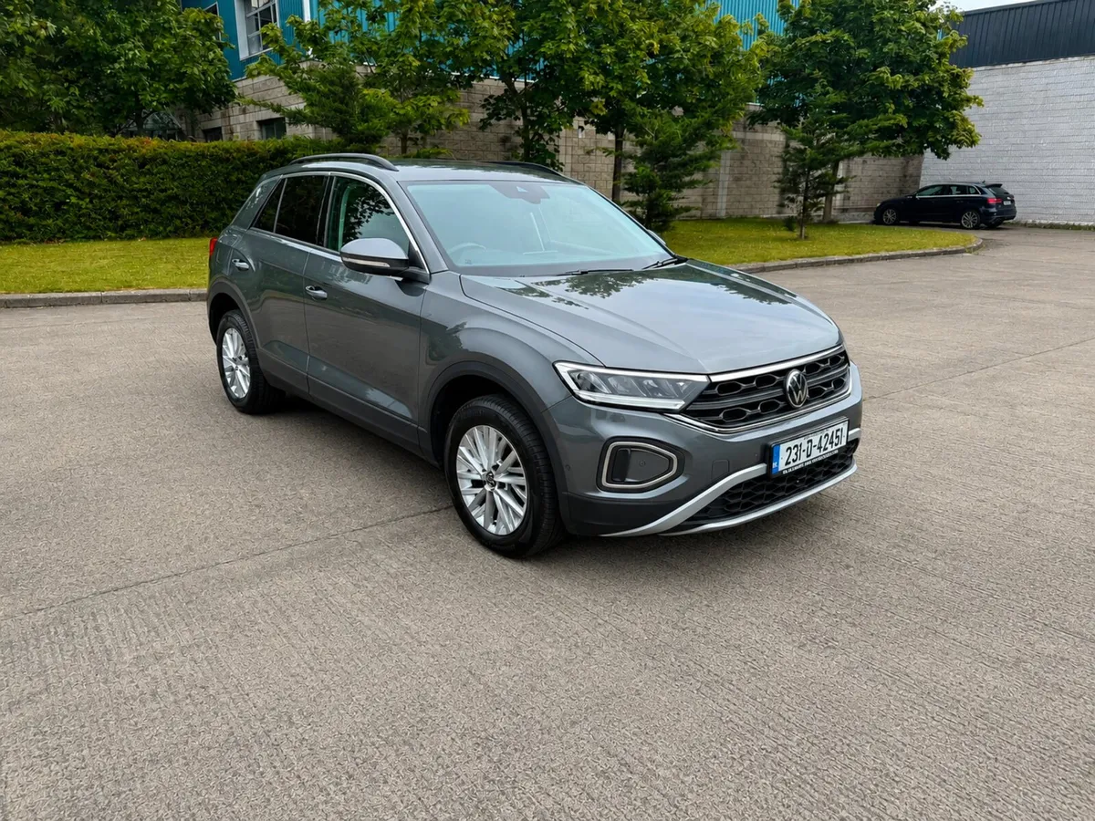 2023 Volkswagen T-Roc Commercial - Image 1