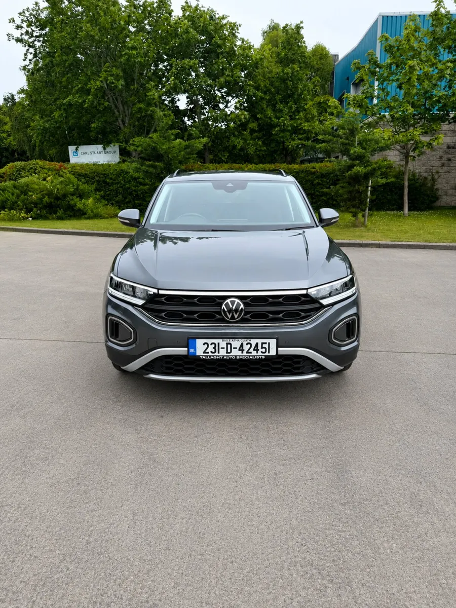 2023 Volkswagen T-Roc Commercial - Image 2