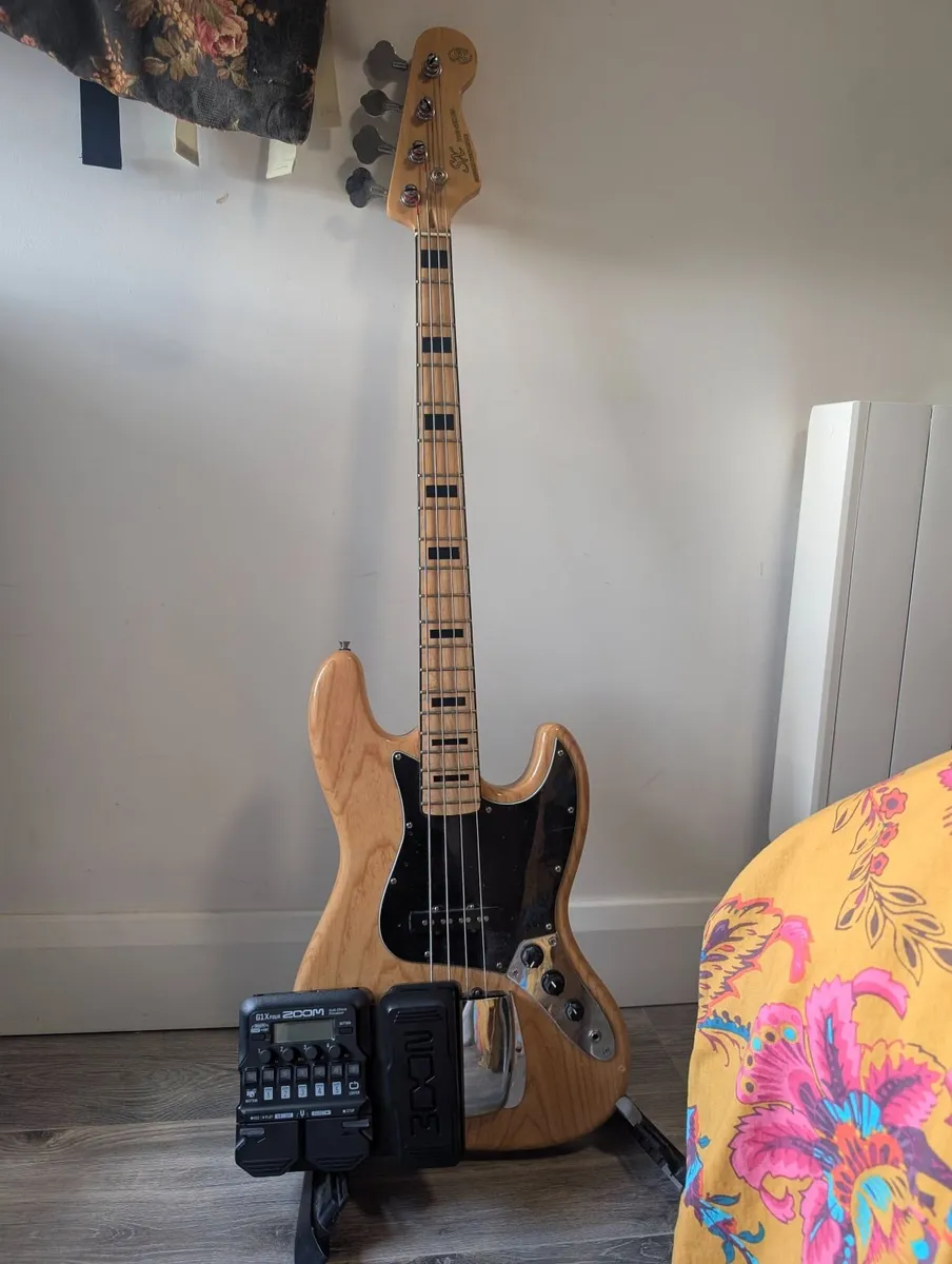 SX Jazz Bass W/ Zoom G1X Four Pedal and Stand