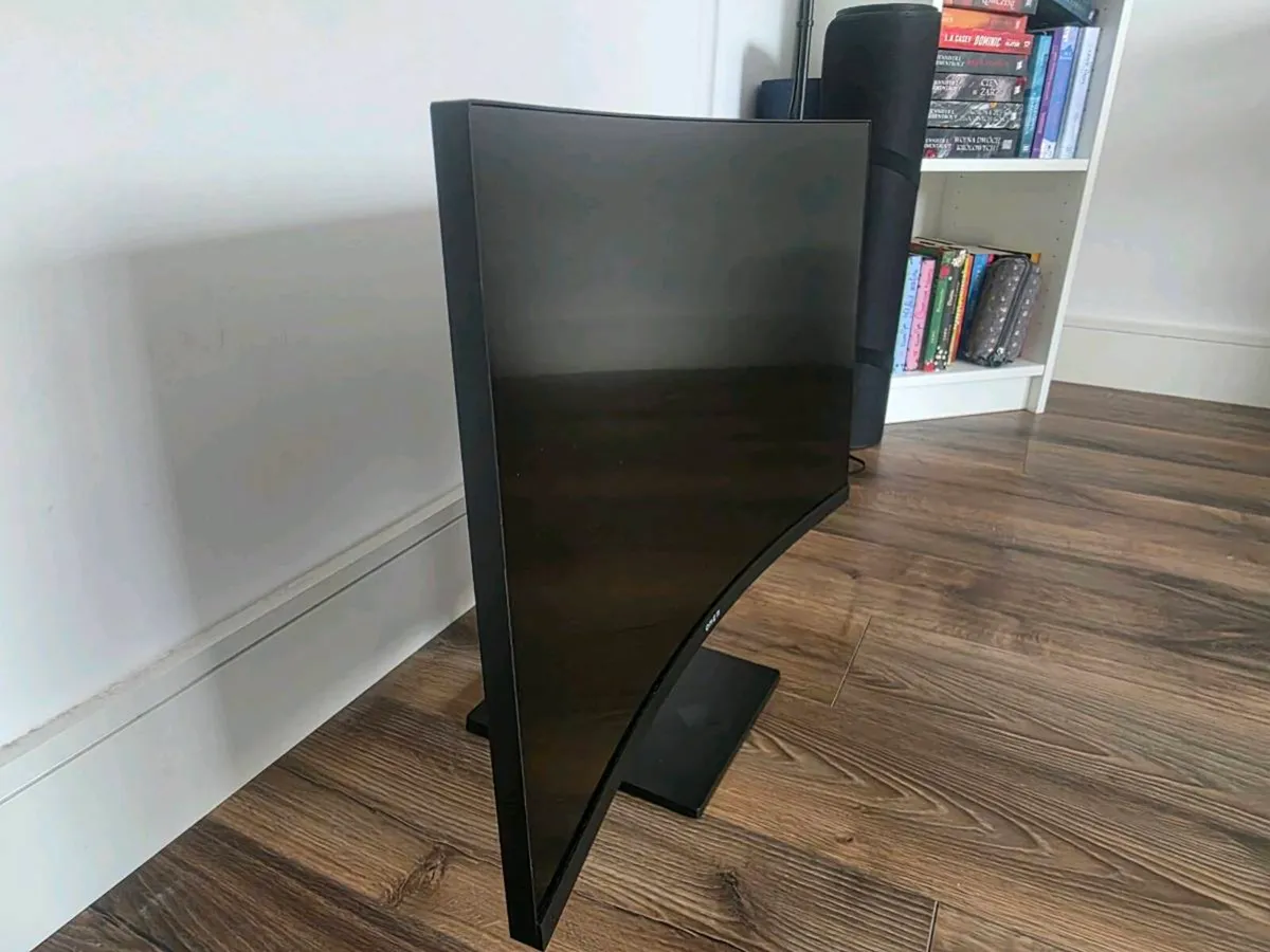 HP OMEN 34" WQHD Gaming Monitor - Image 2