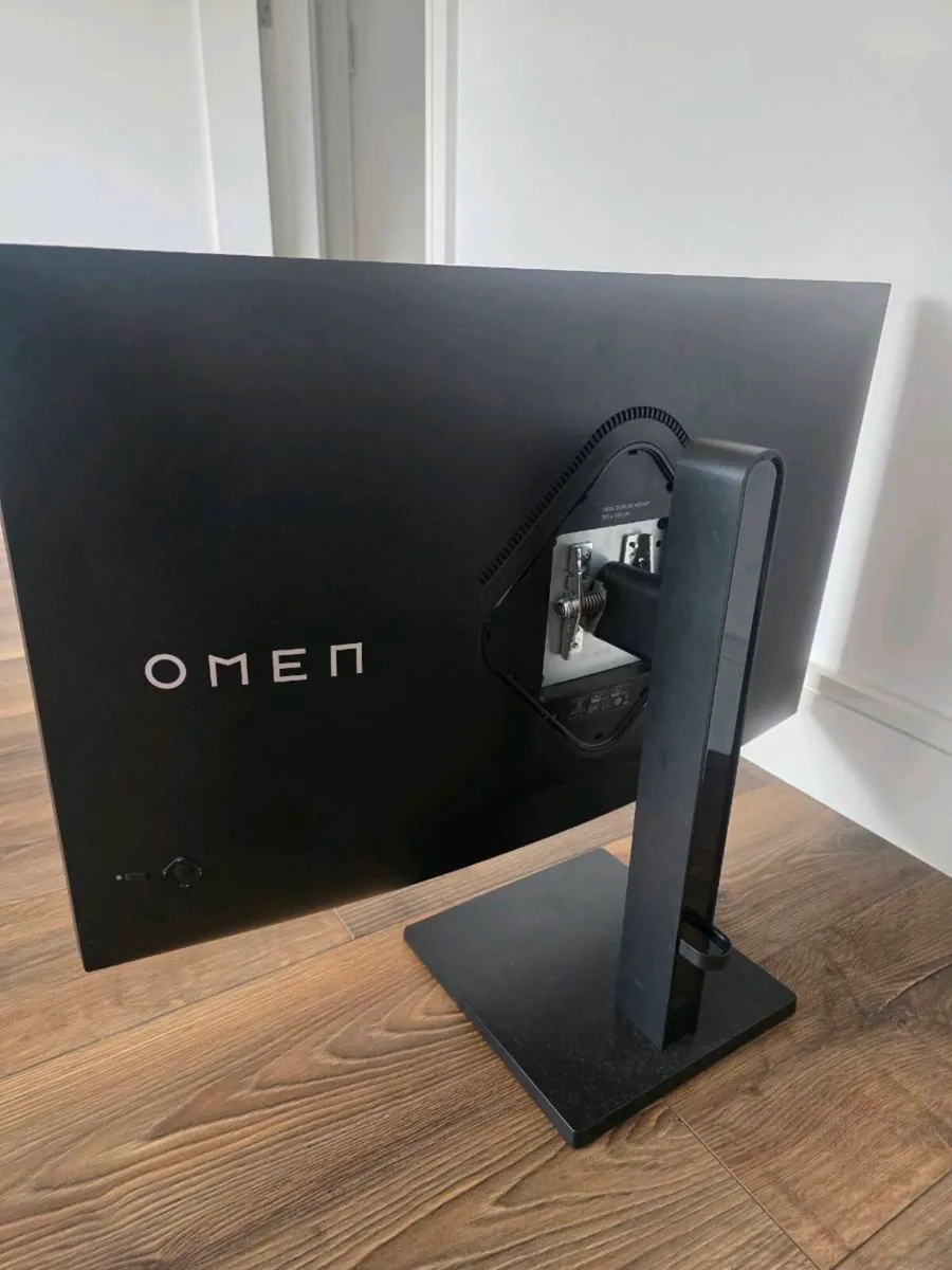 HP OMEN 34" WQHD Gaming Monitor - Image 3