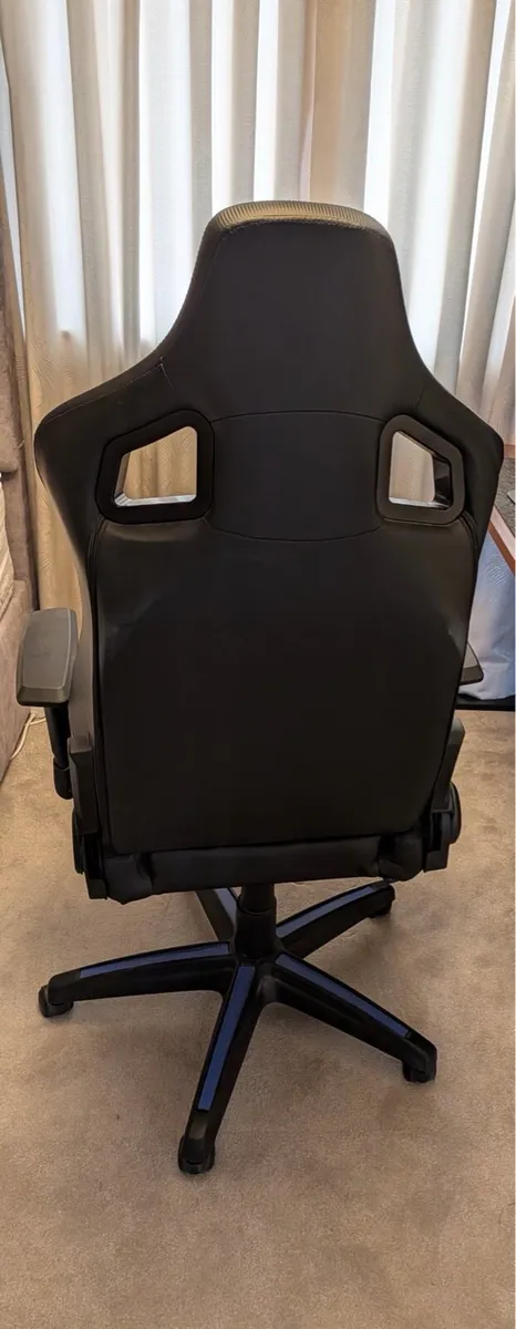 Gaming Chair - Image 1