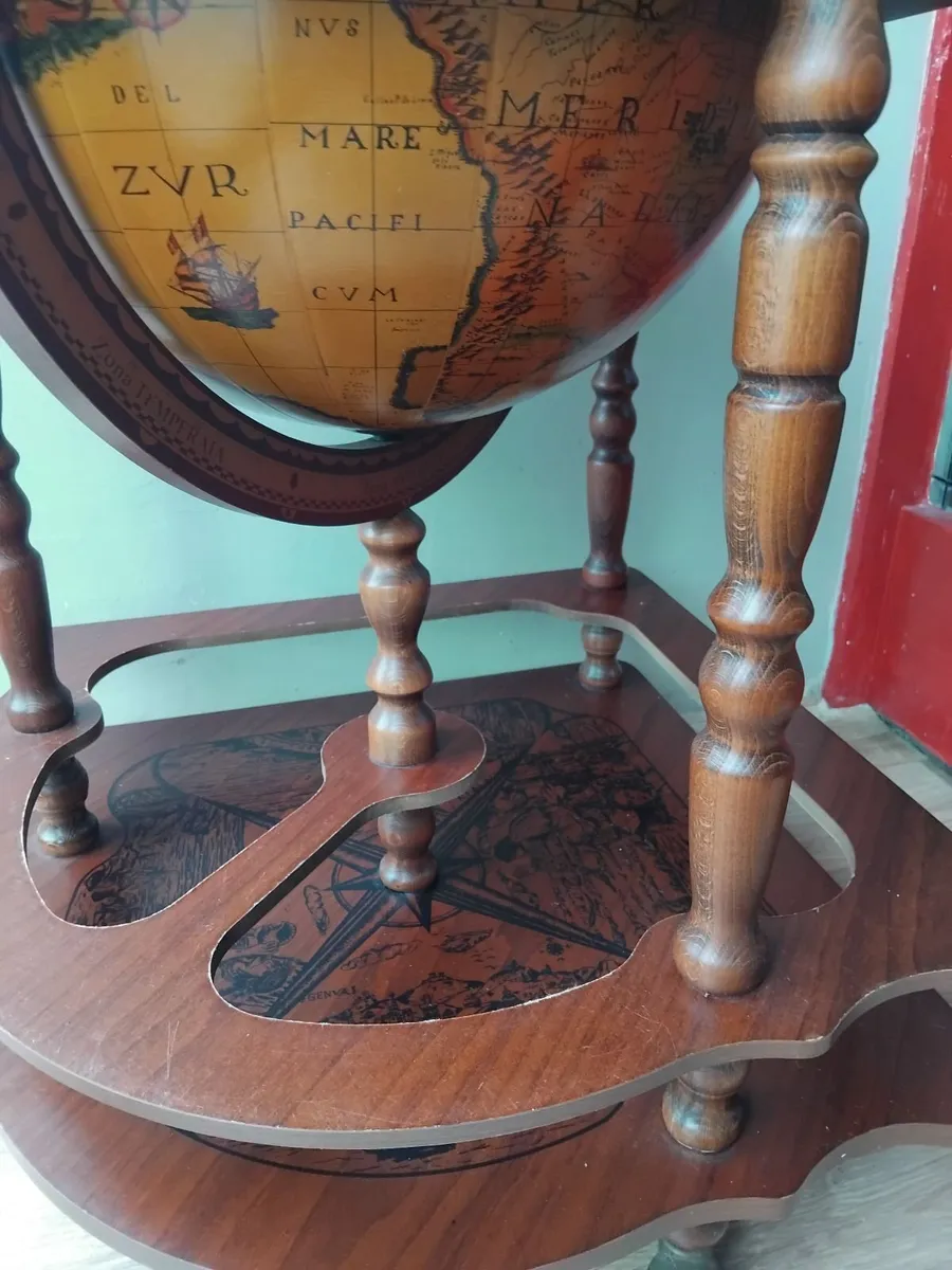 Antique style replica globe bar cart - Image 3