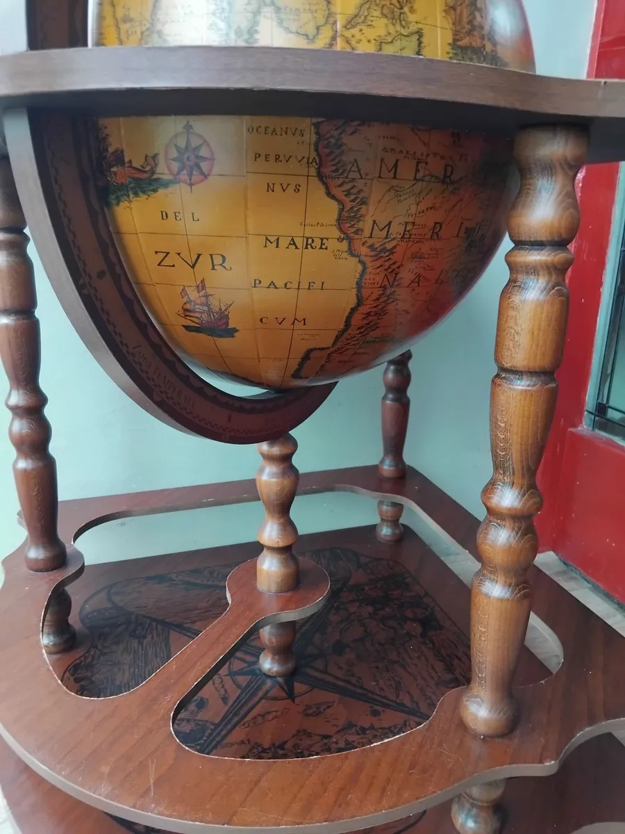 Antique style replica globe bar cart - Image 4