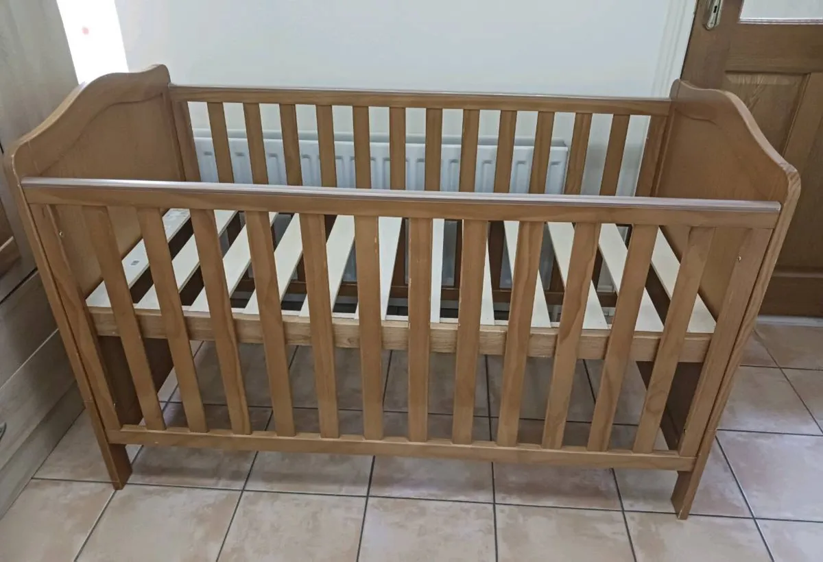 Cot bed - Image 3
