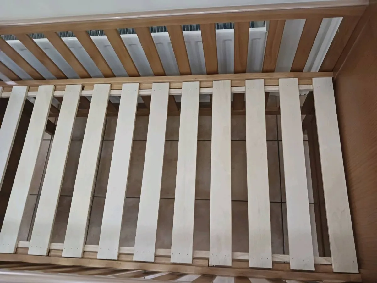 Cot bed - Image 4